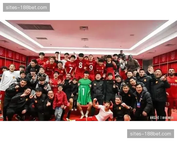 上海海港主场负重庆铜梁龙 卫冕冠军光环逐渐褪去